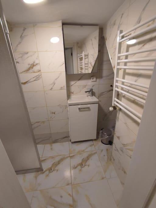 Nilgun By Azad Homes Apartment *